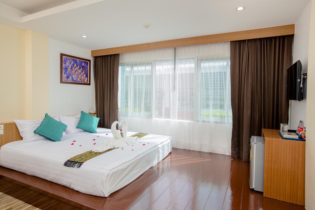 Patong Landmark Hotel Habitación foto