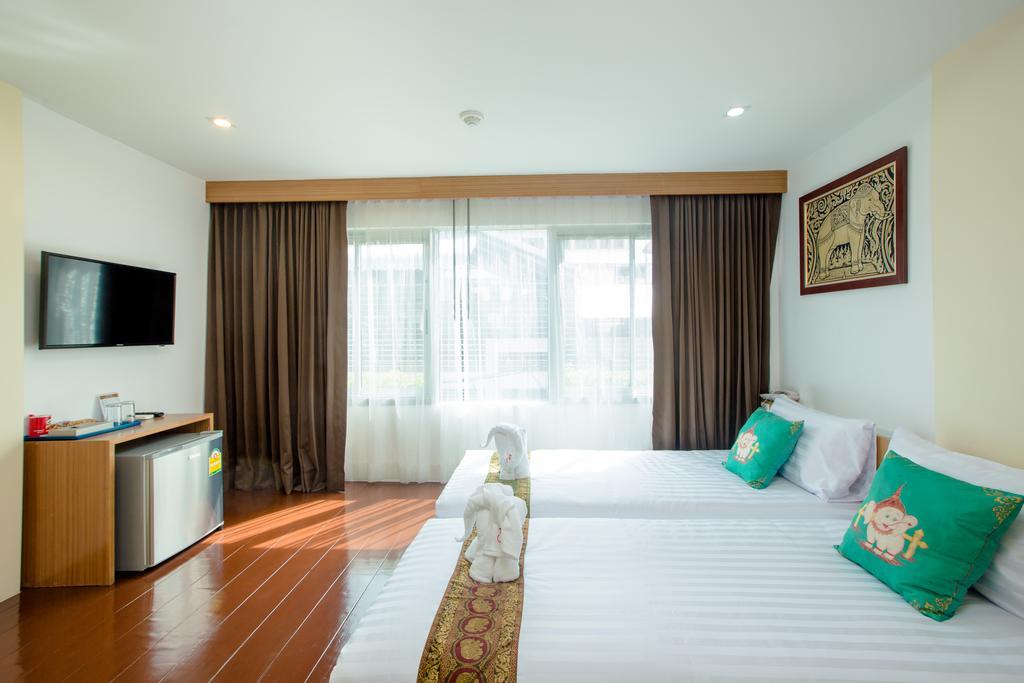 Patong Landmark Hotel Habitación foto
